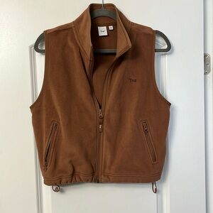 TNA ARITZIA sz MEDIUM brown cropped vest fleece
